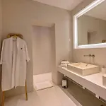 Luxury Seafront Prestige Brac With Pool & Private Sea Deck 빌라