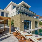 Luxury Seafront Prestige Brac With Pool & Private Sea Deck Selca (Brac)