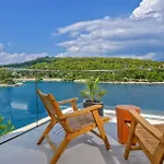 Luxury Seafront Prestige Brac With Pool & Private Sea Deck *