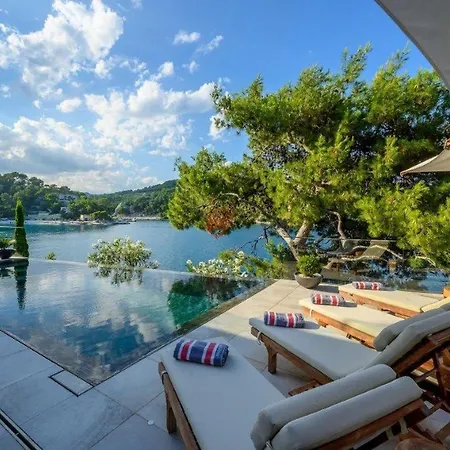 Villa Luxury Seafront Prestige Brac With Pool & Private Sea Deck Selca (Brac)