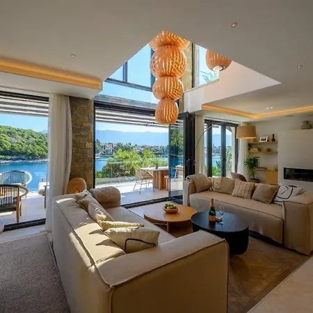 Luxury Seafront Prestige Brac With Pool & Private Sea Deck * Selca (Brac)