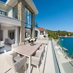 Luxury Seafront Villa Prestige Brac With Pool & Private Sea Deck *