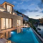 Luxury Seafront Villa Prestige Brac With Pool & Private Sea Deck