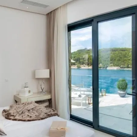 Luxury Seafront Prestige Brac With Private Pool, Sauna And Gym And Private Sea Deck At The On Brac Island *