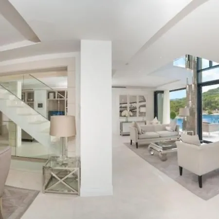 Luxury Seafront Prestige Brac With Private Pool, Sauna And Gym And Private Sea Deck At The On Brac Island