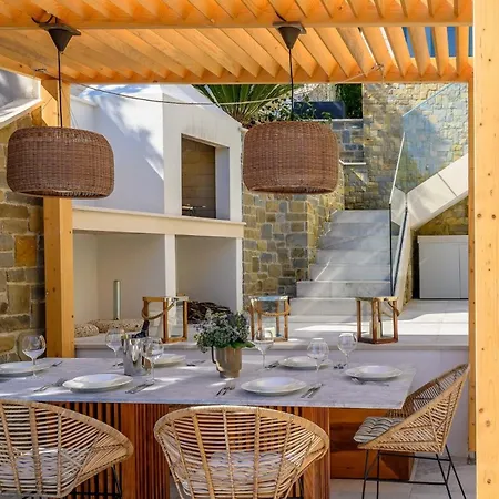 Luxury Seafront Prestige Brac With Pool & Private Sea Deck فيلة *