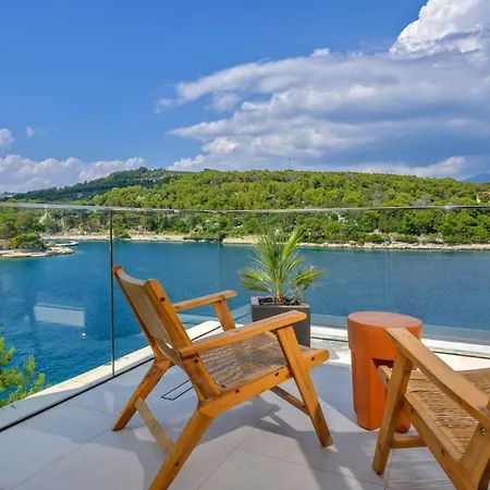 Luxury Seafront Prestige Brac With Pool & Private Sea Deck *