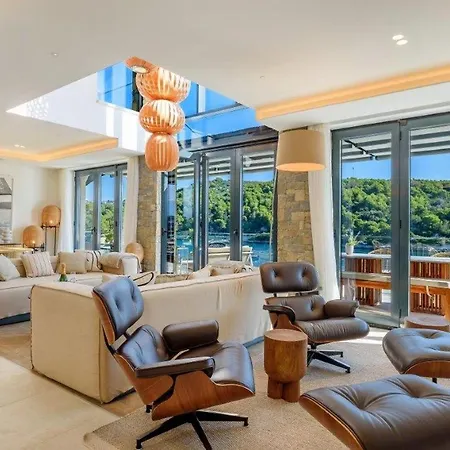 فيلة Luxury Seafront Prestige Brac With Pool & Private Sea Deck Selca (Brac)