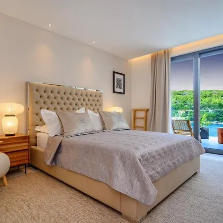 Luxury Seafront Prestige Brac With Pool & Private Sea Deck فيلة *