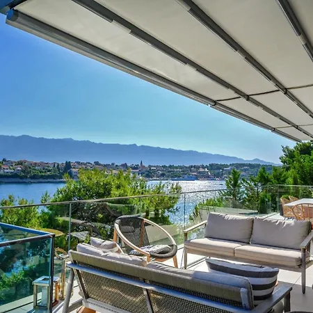 فيلة Luxury Seafront Prestige Brac With Pool & Private Sea Deck *