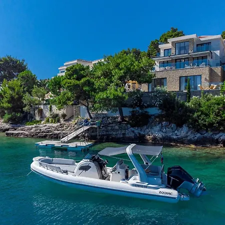 فيلة Luxury Seafront Prestige Brac With Pool & Private Sea Deck *