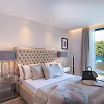 Luxury Seafront Prestige Brac With Pool & Private Sea Deck
