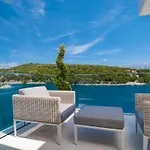 Villa Luxury Seafront Prestige Brac With Pool & Private Sea Deck