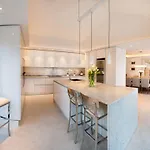 Villa Luxury Seafront Prestige Brac With Pool & Private Sea Deck *