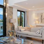 Villa Luxury Seafront Prestige Brac With Pool & Private Sea Deck Selca (Brac)