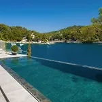 Villa Luxury Seafront Prestige Brac With Pool & Private Sea Deck