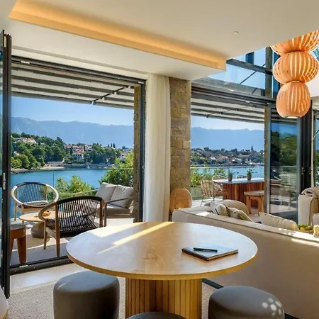 Luxury Seafront Prestige Brac With Pool & Private Sea Deck * Selca (Brac)