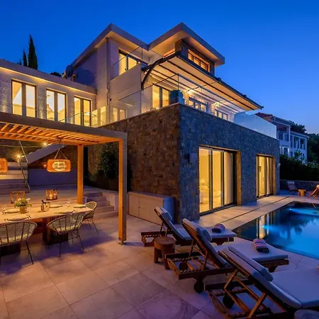 Villa Luxury Seafront Prestige Brac With Pool & Private Sea Deck Selca (Brac)