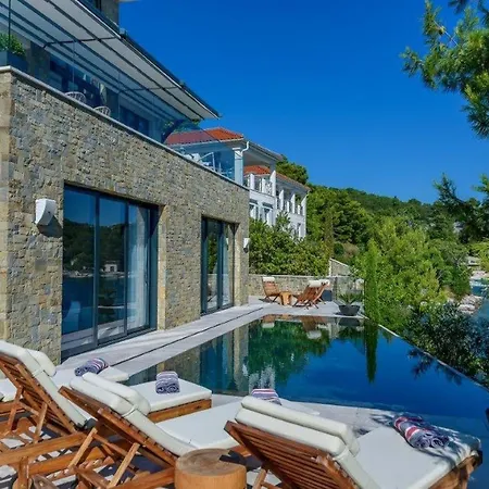 Luxury Seafront Prestige Brac With Pool & Private Sea Deck * Selca (Brac)